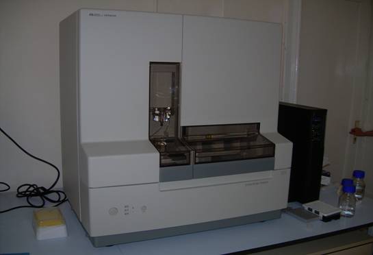 Analizor genetic –Applied Biosystem 3130xl: pentru analize de fragmente ADN şi secvenţiere ADN